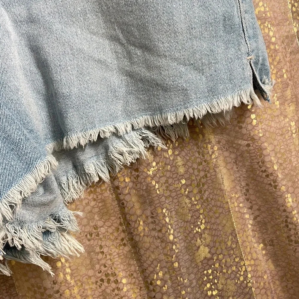Hollister ultra high rise light wash mom shorts, size 21/35 NWT